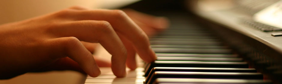 img-banner-hands-playing-piano.jpg