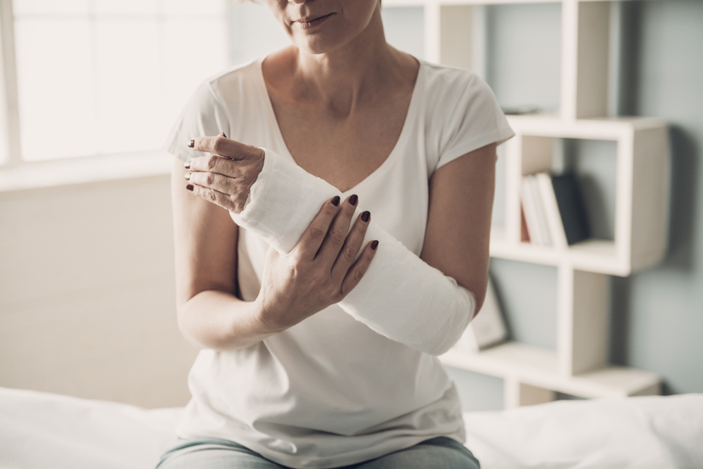 distal radius fracture in a female patient