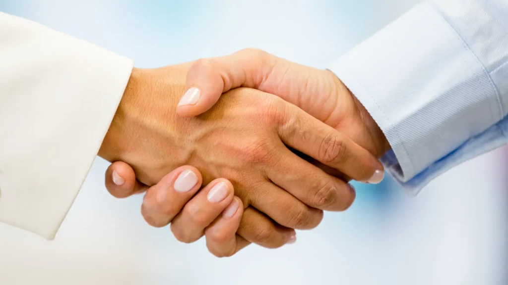 Trust Raleigh Hand to Shoulder Center